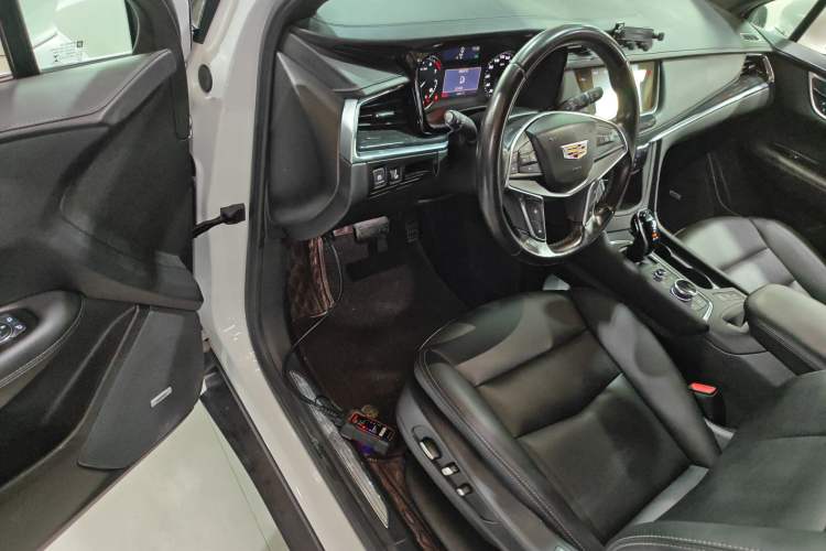 Used Cadillac XT5 2022 2.0T Two-Wheel Drive Luxury Version Driver Seat