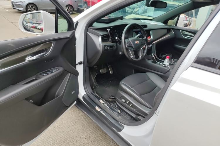 Used Cadillac XT5 2022 2.0T Four-Wheel Drive Luxury Version (Hummingbird Edition) Driver Seat