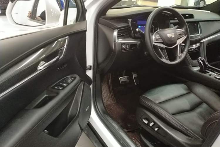 Used Cadillac XT5 2022 2.0T Four-Wheel Drive Luxury Version (Hummingbird Edition) Driver Seat