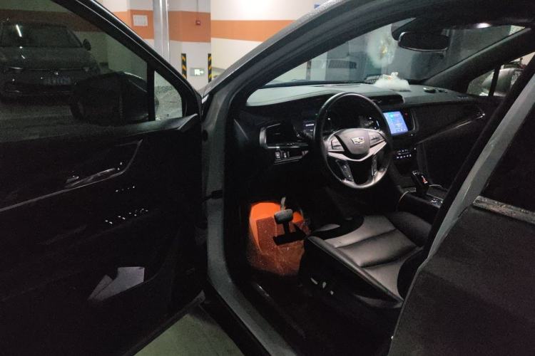 Used Cadillac XT5 2022 2.0T Two-Wheel Drive Luxury Version Driver Seat