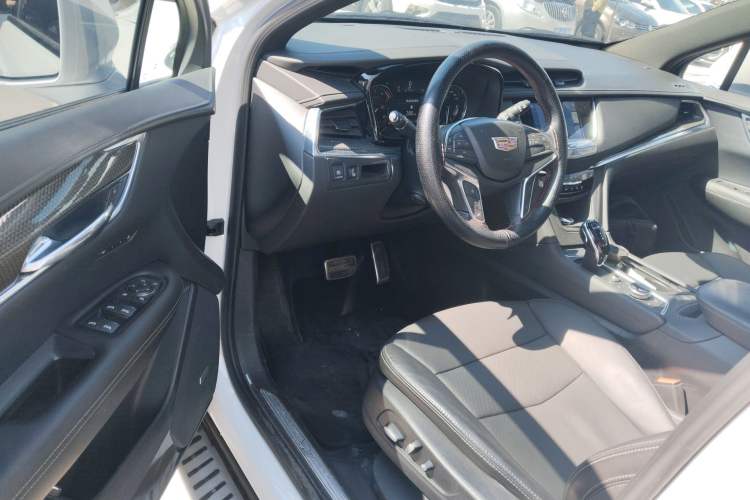 Used Cadillac XT5 2022 2.0T Four-Wheel Drive Luxury Version (Hummingbird Edition) Driver Seat