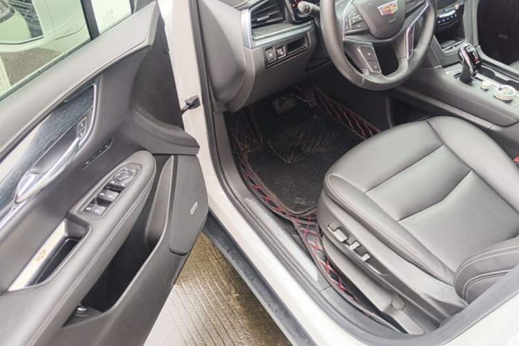 Used Cadillac XT5 2022 2.0T Two-Wheel Drive Luxury Version Driver Seat