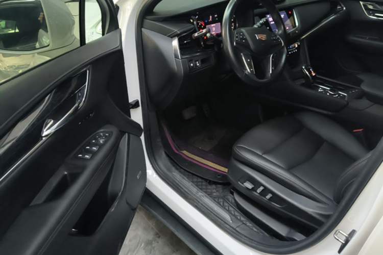 Used Cadillac XT5 2022 2.0T Two-Wheel Drive Luxury Version Driver Seat