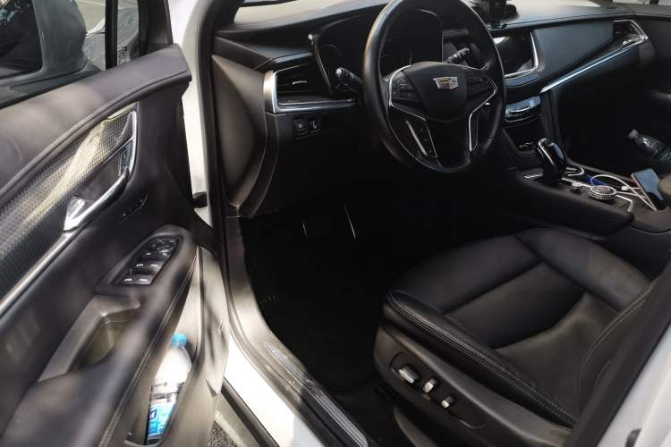 Used Cadillac XT5 2022 2.0T Four-Wheel Drive Luxury Version (Hummingbird Edition) Driver Seat