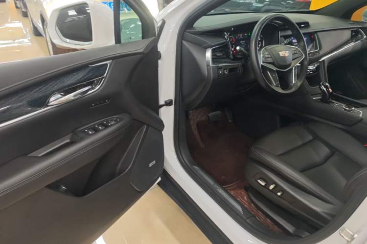 Used Cadillac XT5 2022 2.0T Two-Wheel Drive Luxury Version Driver Seat