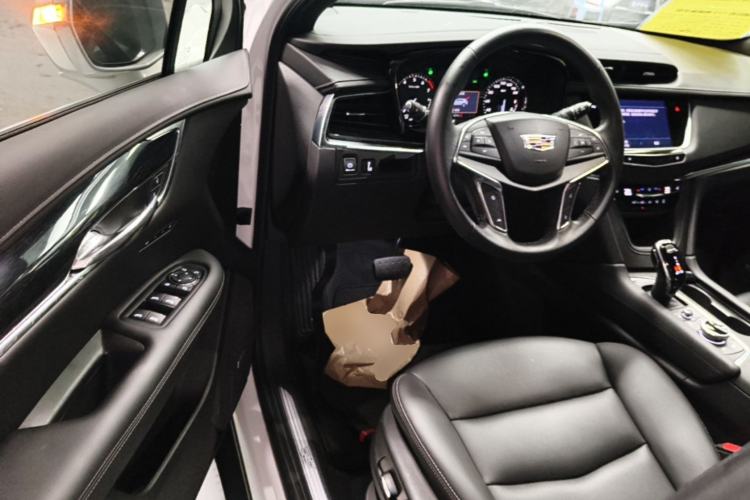Used Cadillac XT5 2022 2.0T Two-Wheel Drive Luxury Version Driver Seat