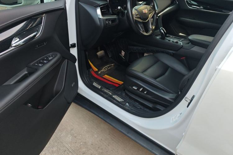 Used Cadillac XT5 2022 2.0T Four-Wheel Drive Luxury Version Driver Seat