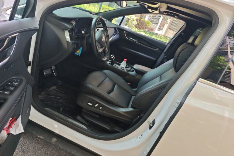 Used Cadillac XT5 2022 2.0T Four-Wheel Drive Luxury Version Driver Seat