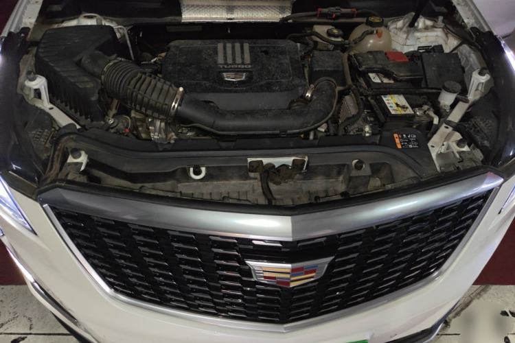 Used Cadillac XT5 2022 2.0T Two-Wheel Drive Luxury Version Engine Bay
