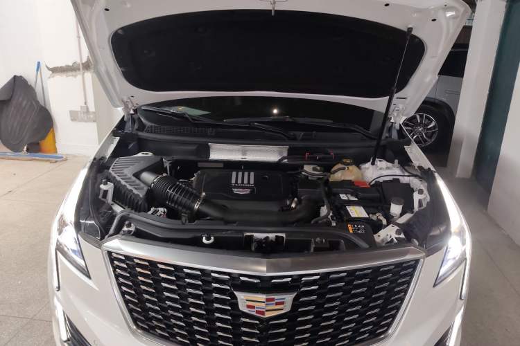 Used Cadillac XT5 2022 2.0T Two-Wheel Drive Luxury Version Engine Bay