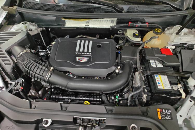Used Cadillac XT5 2022 2.0T Two-Wheel Drive Luxury Version Engine Bay
