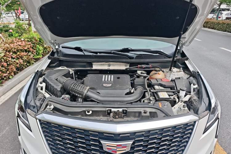 Used Cadillac XT5 2022 2.0T Two-Wheel Drive Luxury Version Engine Bay
