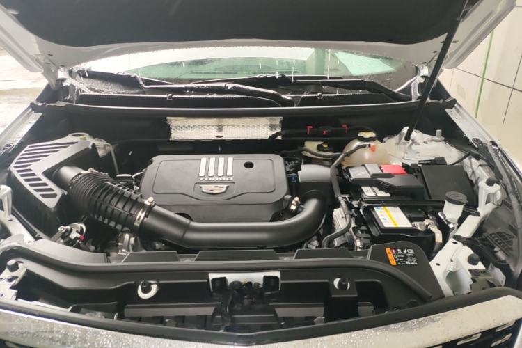 Used Cadillac XT5 2022 2.0T Two-Wheel Drive Luxury Version Engine Bay