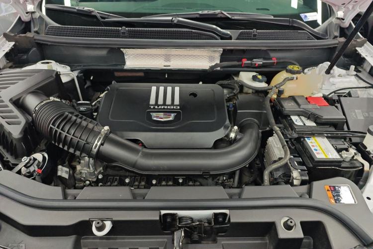 Used Cadillac XT5 2022 2.0T Four-Wheel Drive Luxury Version (Hummingbird Edition) Engine Bay