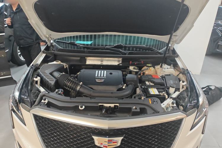 Used Cadillac XT5 2022 2.0T Four-Wheel Drive Luxury Version (Hummingbird Edition) Engine Bay