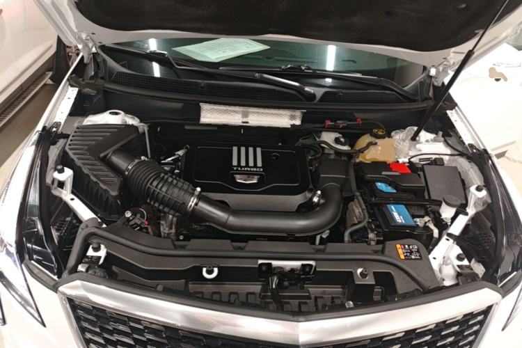Used Cadillac XT5 2022 2.0T Two-Wheel Drive Luxury Version Engine Bay