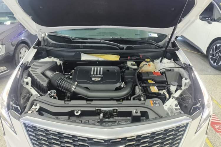 Used Cadillac XT5 2022 2.0T Two-Wheel Drive Luxury Version Engine Bay