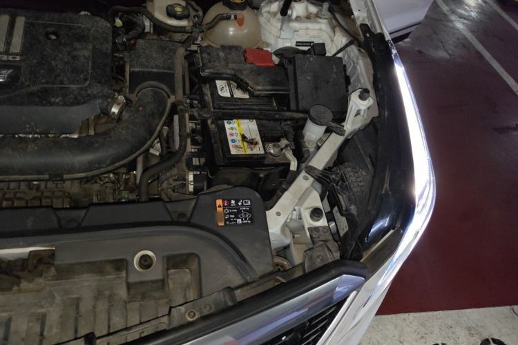 Used Cadillac XT5 2022 2.0T Two-Wheel Drive Luxury Version Engine Bay Left