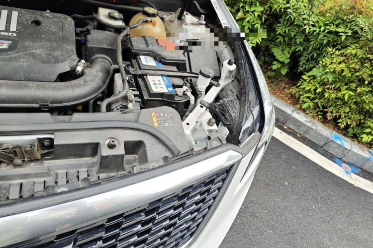 Used Cadillac XT5 2022 2.0T Two-Wheel Drive Luxury Version Engine Bay Left
