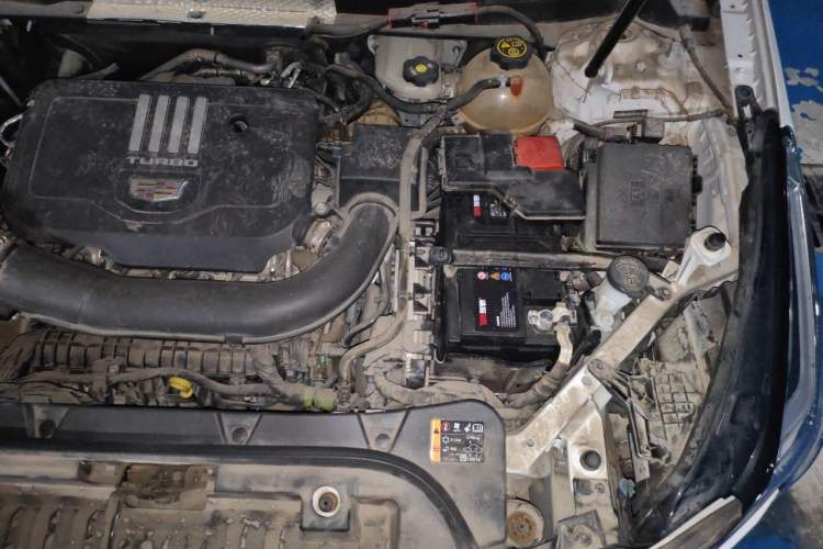 Used Cadillac XT5 2022 2.0T Two-Wheel Drive Luxury Version Engine Bay Left