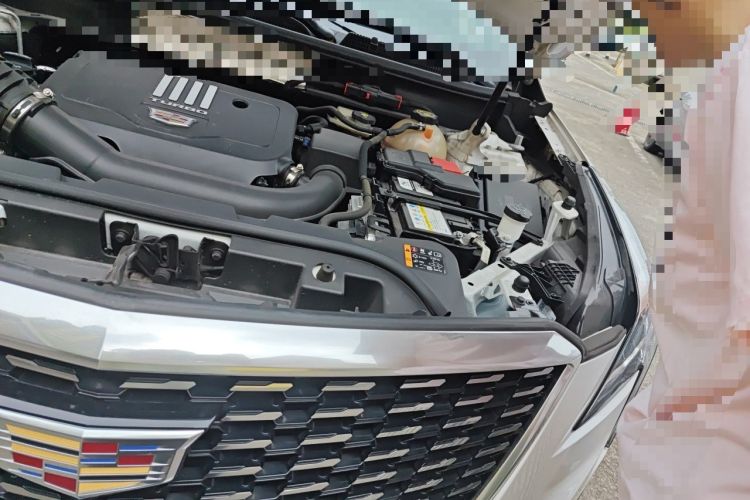 Used Cadillac XT5 2022 2.0T Two-Wheel Drive Luxury Version Engine Bay Left