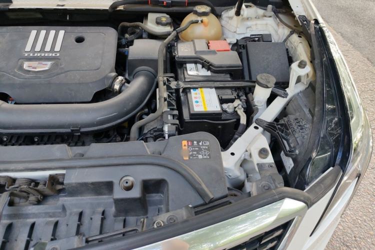 Used Cadillac XT5 2022 2.0T Two-Wheel Drive Luxury Version Engine Bay Left