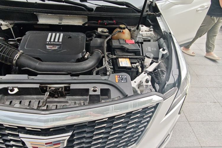 Used Cadillac XT5 2022 2.0T Two-Wheel Drive Luxury Version Engine Bay Left