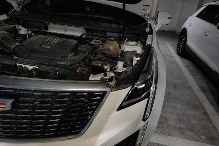 Used Cadillac XT5 2022 2.0T Two-Wheel Drive Luxury Version Engine Bay Left