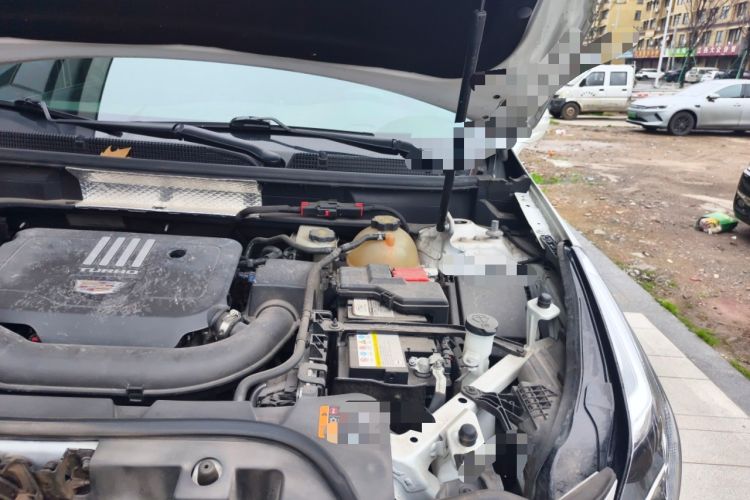 Used Cadillac XT5 2022 2.0T Two-Wheel Drive Luxury Version Engine Bay Left