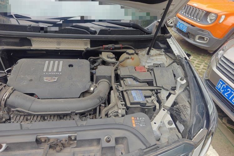 Used Cadillac XT5 2022 2.0T Two-Wheel Drive Luxury Version Engine Bay Left