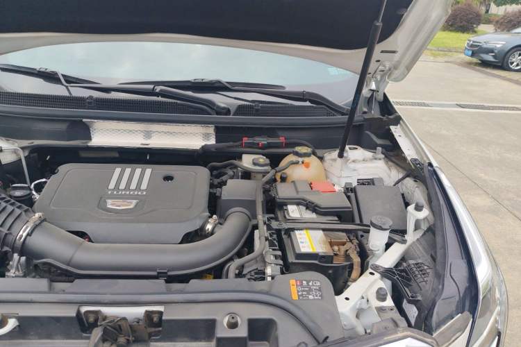 Used Cadillac XT5 2022 2.0T Four-Wheel Drive Premium Edition Engine Bay Left