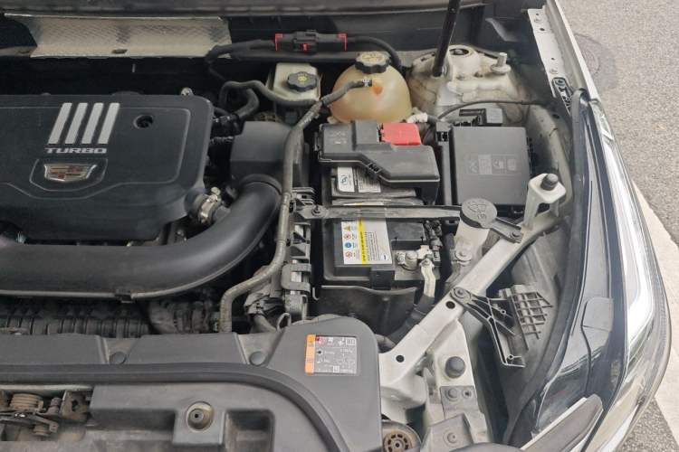 Used Cadillac XT5 2022 2.0T Two-Wheel Drive Luxury Version Engine Bay Left