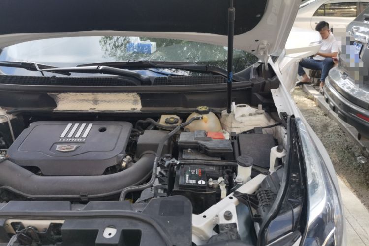 Used Cadillac XT5 2022 2.0T Four-Wheel Drive Luxury Version (Hummingbird Edition) Engine Bay Left