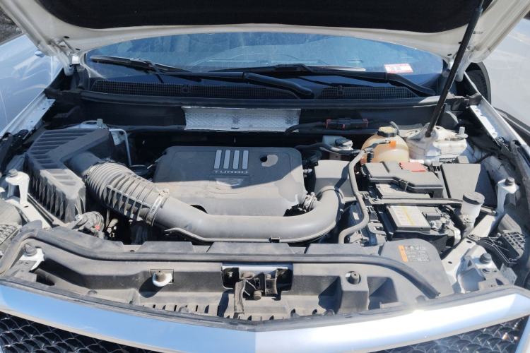 Used Cadillac XT5 2022 2.0T Four-Wheel Drive Luxury Version (Hummingbird Edition) Engine Bay