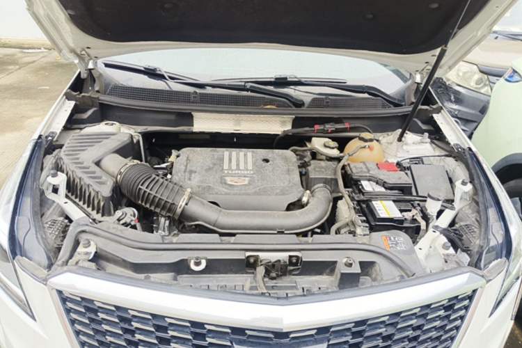 Used Cadillac XT5 2022 2.0T Two-Wheel Drive Luxury Version Engine Bay