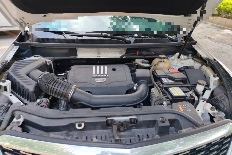 Used Cadillac XT5 2022 2.0T Two-Wheel Drive Luxury Version Engine Bay