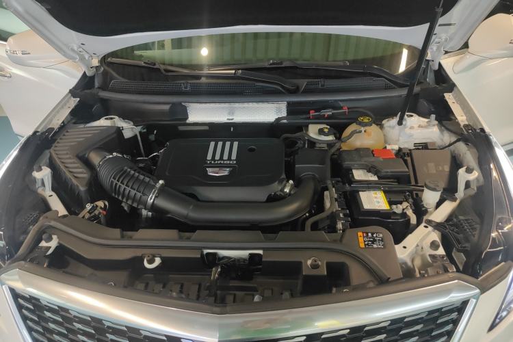 Used Cadillac XT5 2022 2.0T Two-Wheel Drive Luxury Version Engine Bay