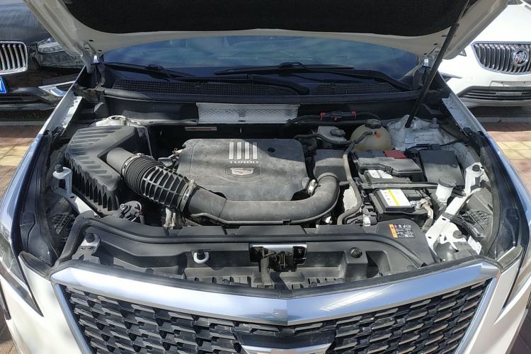 Used Cadillac XT5 2022 2.0T Two-Wheel Drive Luxury Version Engine Bay