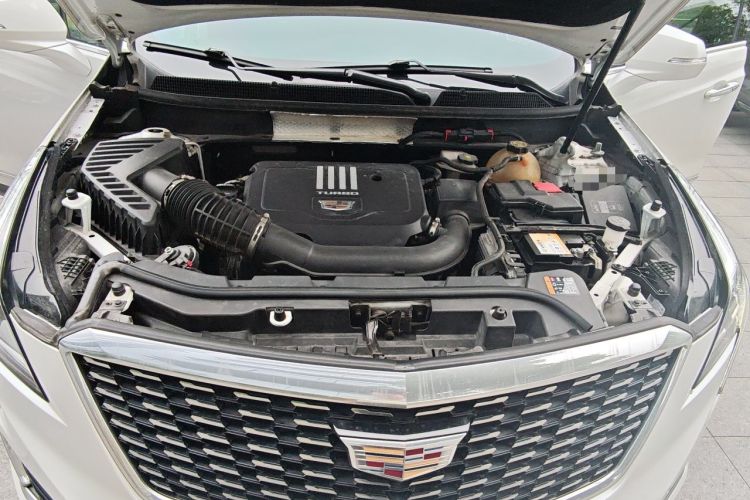 Used Cadillac XT5 2022 2.0T Two-Wheel Drive Luxury Version Engine Bay