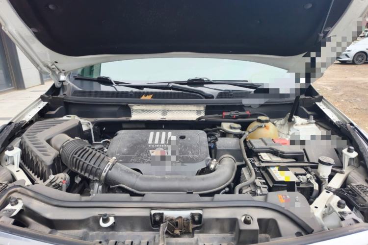 Used Cadillac XT5 2022 2.0T Two-Wheel Drive Luxury Version Engine Bay