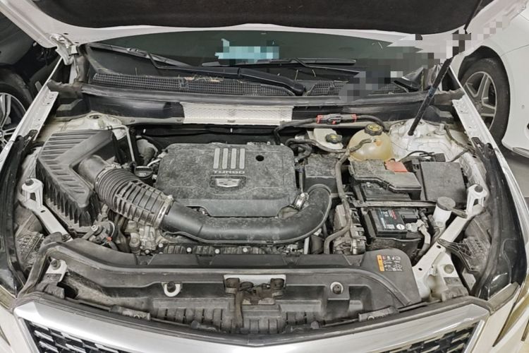Used Cadillac XT5 2022 2.0T Two-Wheel Drive Luxury Version Engine Bay