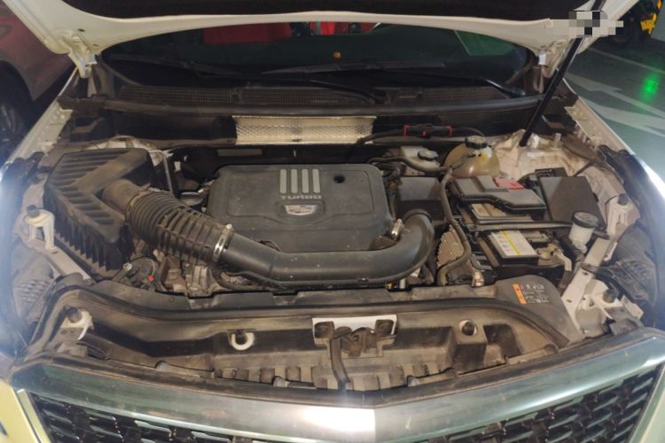 Used Cadillac XT5 2022 2.0T Two-Wheel Drive Luxury Version Engine Bay