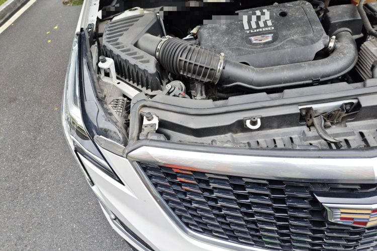 Used Cadillac XT5 2022 2.0T Two-Wheel Drive Luxury Version Engine Bay Right