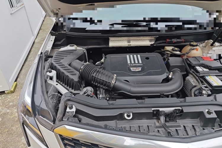 Used Cadillac XT5 2022 2.0T Two-Wheel Drive Luxury Version Engine Bay Right