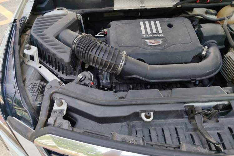 Used Cadillac XT5 2022 2.0T Two-Wheel Drive Luxury Version Engine Bay Right