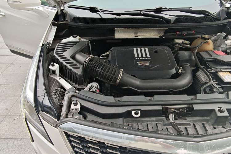Used Cadillac XT5 2022 2.0T Two-Wheel Drive Luxury Version Engine Bay Right