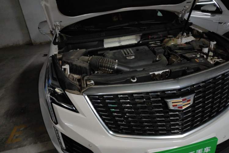 Used Cadillac XT5 2022 2.0T Two-Wheel Drive Luxury Version Engine Bay Right