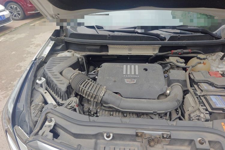 Used Cadillac XT5 2022 2.0T Two-Wheel Drive Luxury Version Engine Bay Right