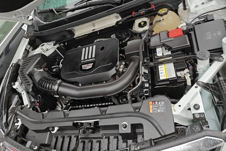 Used Cadillac XT5 2022 2.0T Two-Wheel Drive Luxury Version Engine Bay
