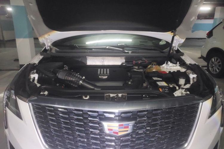Used Cadillac XT5 2022 2.0T Two-Wheel Drive Luxury Version Engine Bay